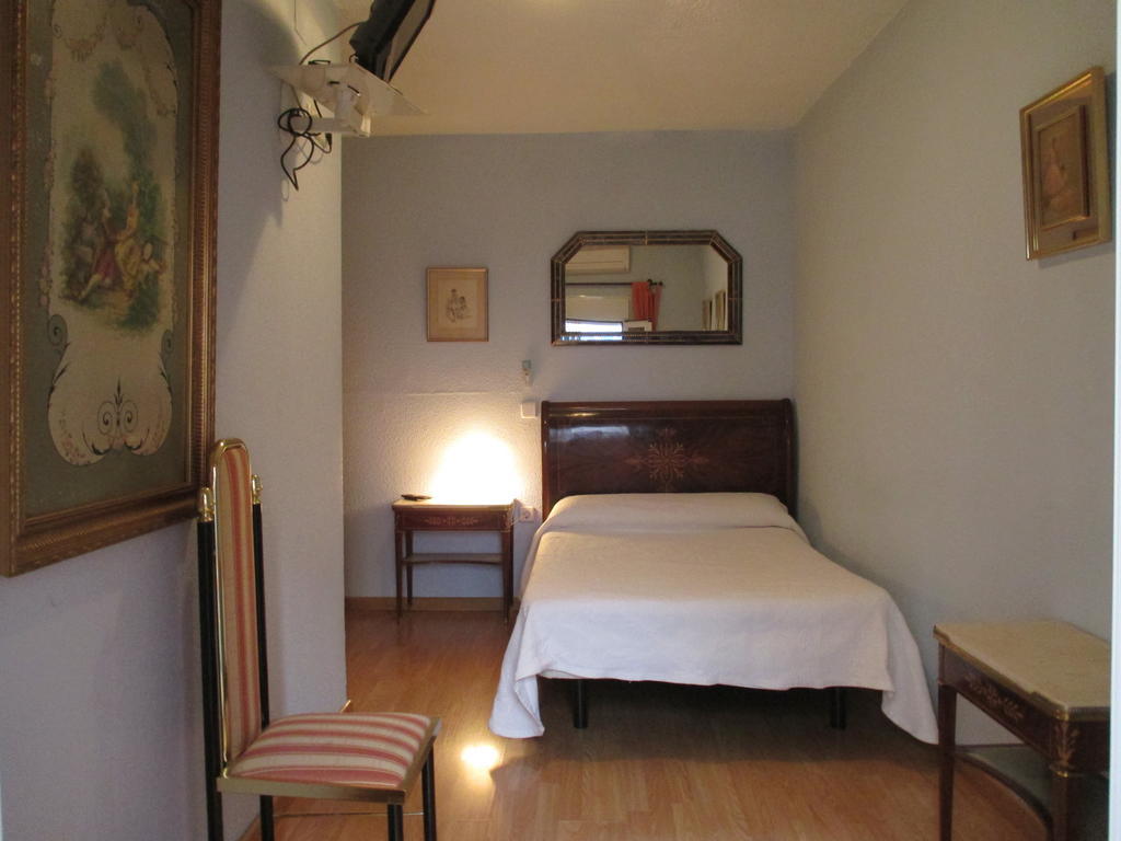 Hostal Pradillo Μόστολες Εξωτερικό φωτογραφία